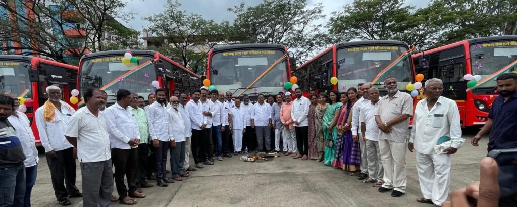आमदार यड्रावकर यांच्या माध्यमातून कुरुंदवाड आगारात पाच नवीन बसेस दाखल