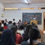 वाढत्या व्यसनाधीनता बद्दल महाविद्यालयीन युवकांशी संवाद